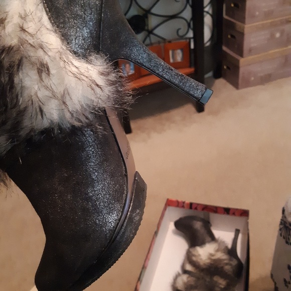 Boots - Picture 5 of 7